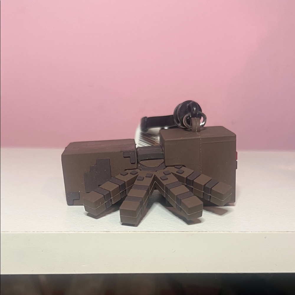 Minecraft Spider Keychain - Picture 4 of 8